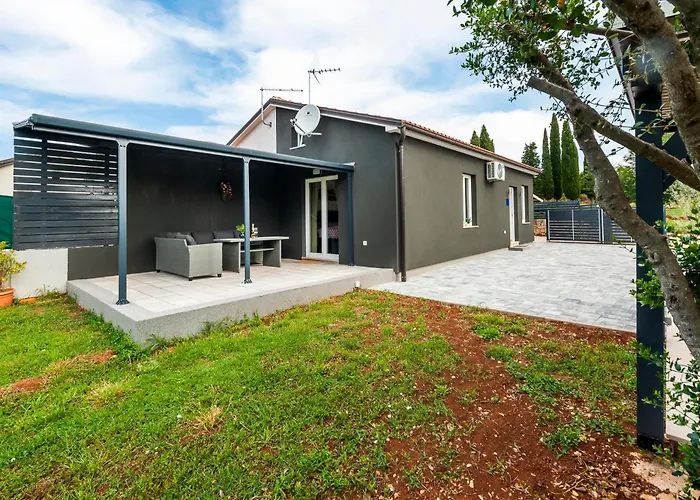 House Sandi Ρόβινι