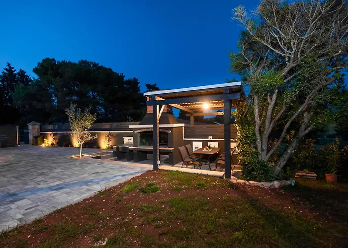House Sandi Ρόβινι